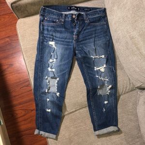 Hollister NWT boyfriend cut jeans with holes